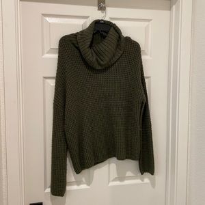Universal thread, olive green turtleneck sweater
